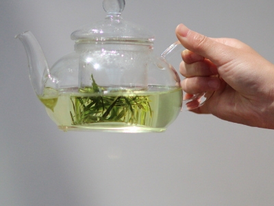 喝茶的好處和壞處分別是什么，長期喝茶有什么危害？