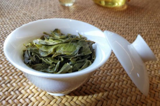 干吃茶葉致癌嗎，長期吃干茶葉的危害