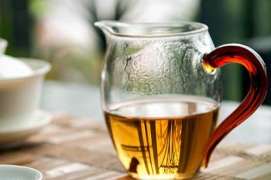 福鼎白茶能長(zhǎng)時(shí)間悶泡嗎，老白茶可以悶著喝嗎？