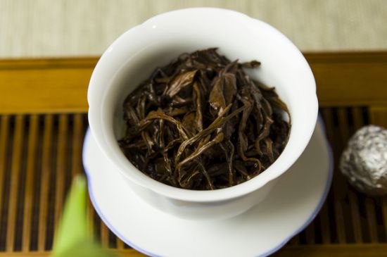 干吃茶葉致癌嗎，長期吃干茶葉的危害