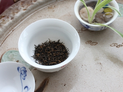 喝茶的好處和壞處分別是什么，長期喝茶有什么危害？