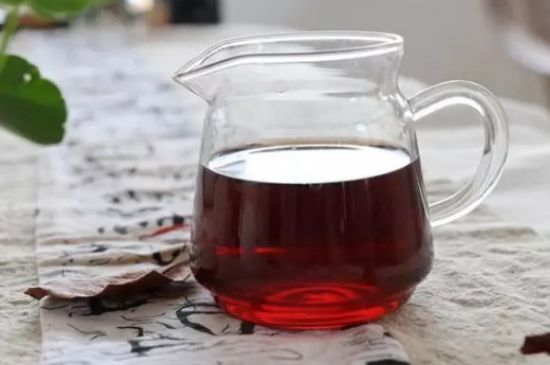 黑茶調(diào)理婦科病，女人喝黑茶好處太多了！