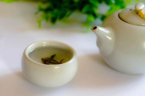 綠茶碧螺春怎么泡簡(jiǎn)易步驟，沖泡碧螺春的十二步驟口訣