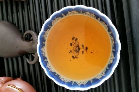 大紅袍第一泡要倒掉嗎，洗茶水需倒掉但第一泡出湯