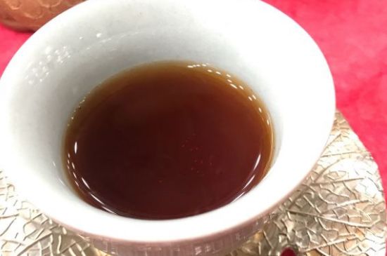 黑茶調(diào)理婦科病，女人喝黑茶好處太多了！