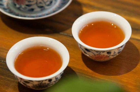 紅茶加蜂蜜的危害，蜂蜜泡茶葉的副作用