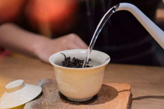 牛欄坑肉桂需不需要洗茶，武夷巖茶肉桂需要洗茶嗎？