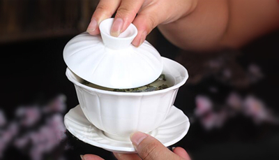 三才蓋碗的正確拿法，三才蓋碗抓碗法圖解
