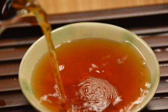 老茶浸蜜有什么功效，茶葉浸蜂蜜治咳嗽