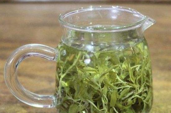 怎樣辨別莓茶發(fā)霉了，莓茶發(fā)霉和白霜的區(qū)別