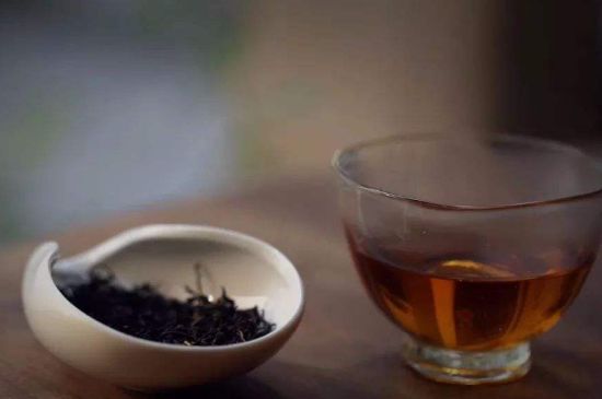 泡好的茶水放冰箱能保存多久，泡好的茶冷藏放多久？