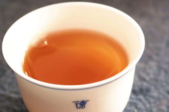 老茶和新茶哪個好，老茶好喝還是新茶好喝
