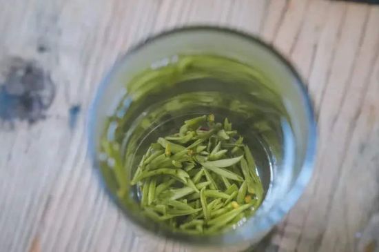 泡好的茶水放冰箱能保存多久，泡好的茶冷藏放多久？