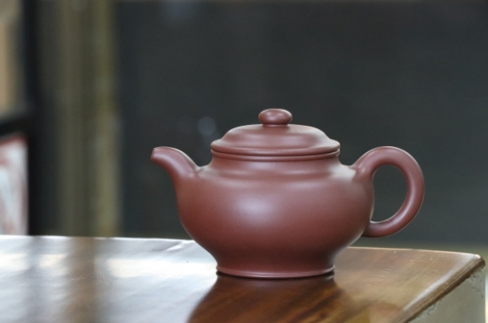 剛買的紫砂壺要怎么開壺養(yǎng)壺，<a href=http://m.iremcollection.com/chaju/zisha/ target=_blank class=infotextkey>紫砂壺開壺</a>與養(yǎng)壺的方式方法