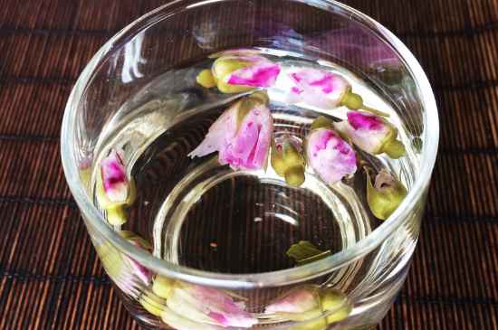 玫瑰花和茉莉茶一起泡有什么作用，玫瑰茉莉花茶的功效