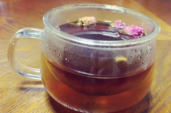 喝玫瑰花茶能祛斑嗎，玫瑰花茶有祛斑的功效嗎？