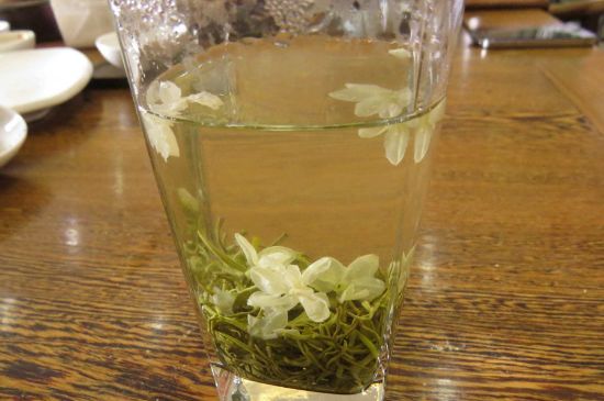 茉莉茶葉的功效與禁忌，什么人不適合喝茉莉花茶？