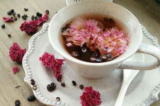玫瑰花的最佳搭配，喝玫瑰花茶搭配什么喝好？