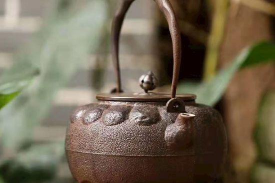 老鐵壺煮茶的害處，鐵壺為什么不能煮茶？