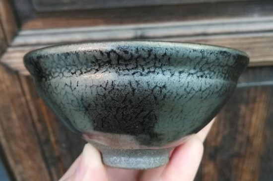怎么鑒別建盞化學(xué)釉，真假建盞的對比與辨別