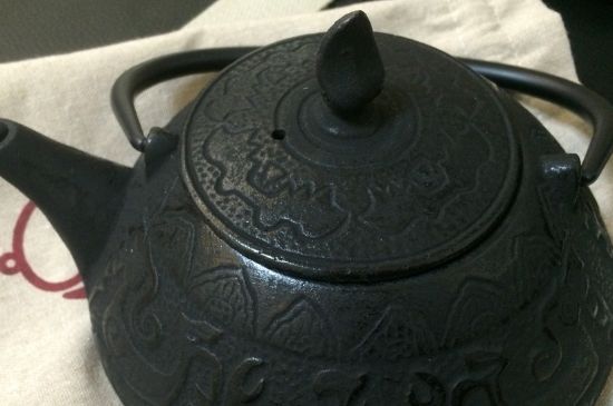 鑄鐵壺開壺方法，鑄鐵茶壺怎么開壺方法