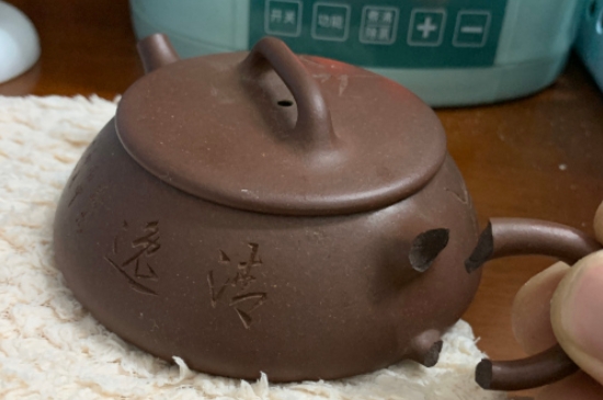 新買的紫砂壺為什么會(huì)裂，真的紫砂壺是不是很容易開(kāi)裂？