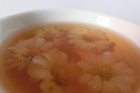 喝菊花茶有什么效果，女人長(zhǎng)期喝菊花茶好嗎？