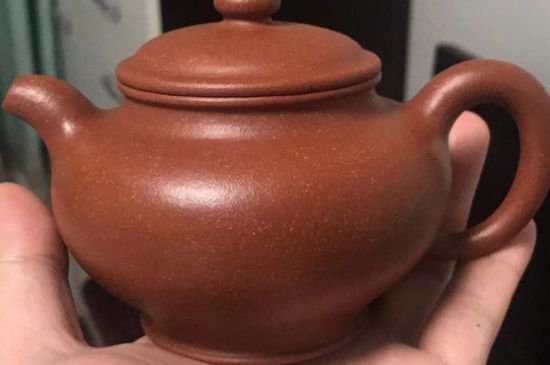 正宗紫砂壺多少錢一套，一套正宗宜興紫砂壺什么價格