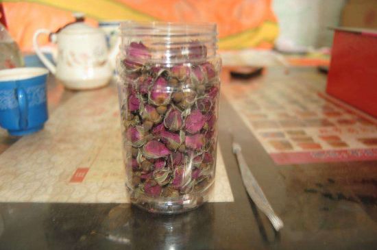 玫瑰花茶上火嗎，盲目喝玫瑰花茶易上火