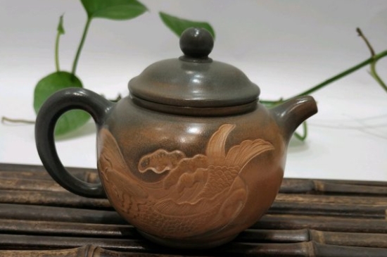 泡茶用坭興陶和紫砂壺哪個好，紫砂壺比坭興陶壺好嗎？