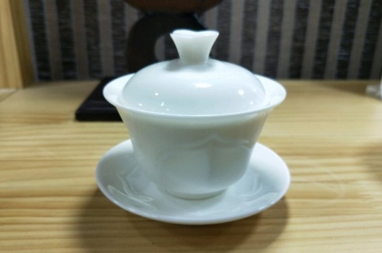 常見(jiàn)的七大材質(zhì)的茶具優(yōu)缺點(diǎn)，用什么材質(zhì)的茶具泡茶最好？