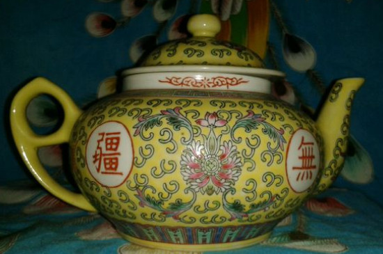 瓷壺適合泡什么茶，瓷器茶具喝什么茶好