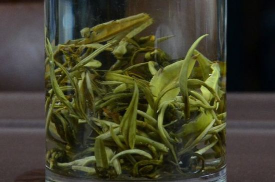 茉莉龍珠什么季節(jié)喝，夏天適合喝茉莉龍珠茶