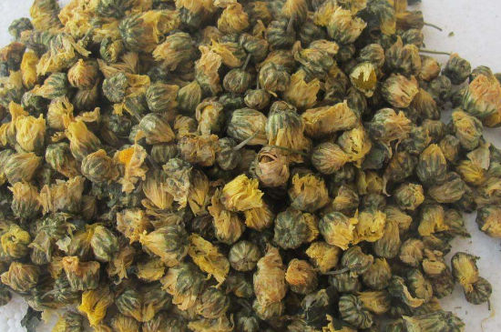 菊花茶大朵小朵有什么區(qū)別，菊花喝大朵還是小朵？