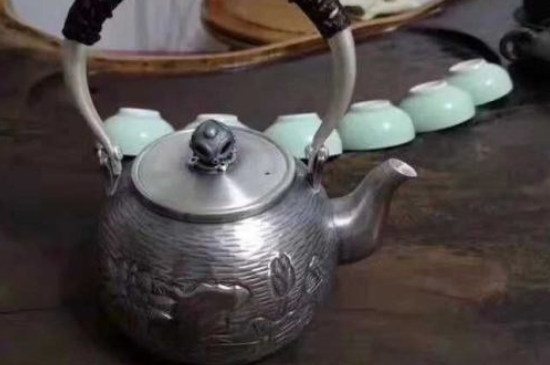 常見(jiàn)的七大材質(zhì)的茶具優(yōu)缺點(diǎn)，用什么材質(zhì)的茶具泡茶最好？