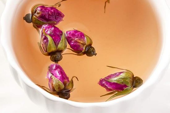 玫瑰花泡茶祛斑要多久見效，喝玫瑰花茶多久能祛斑？