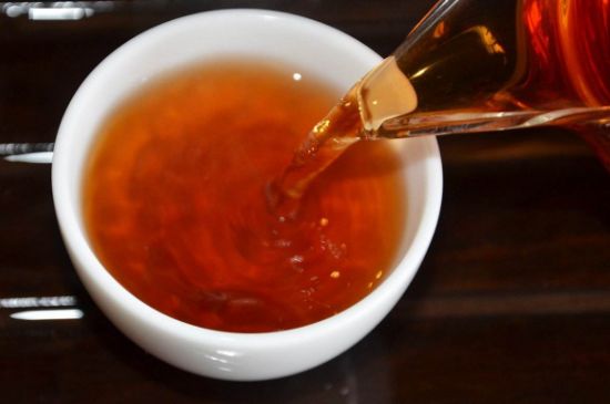 茯磚茶與普洱茶哪個好，茯茶和普洱茶口味區(qū)別