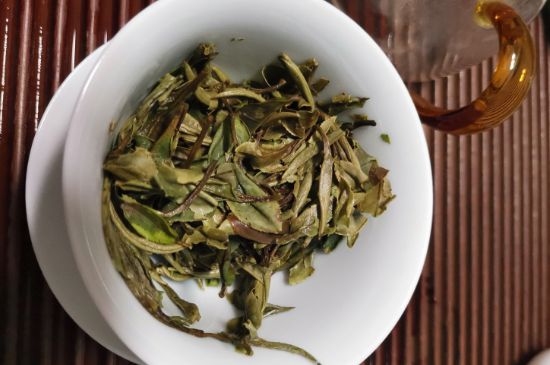 7年壽眉和2年白牡丹哪個(gè)好，老白茶壽眉與白牡丹的口感區(qū)別