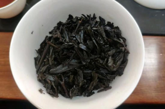 大紅袍煙熏味是好茶嗎，能不能喝對(duì)人體有壞處嗎