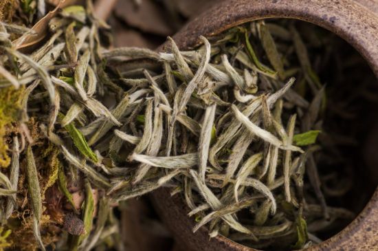 福鼎白茶要喝老的嗎，為什么喝白茶要喝老茶存新茶？