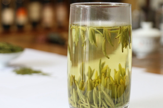 竹葉青茶泡不立起來怎么回事，竹葉青茶怎么泡立起來
