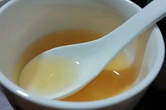 女人喝紅茶好還是喝普洱茶好，普洱茶和紅茶哪個(gè)適合女人喝