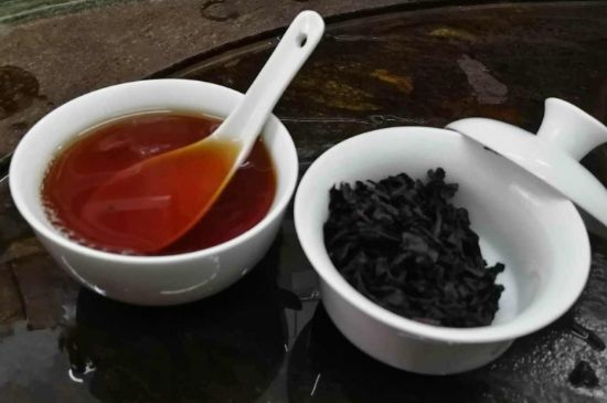 肉桂茶和大紅袍哪個貴，武夷山肉桂與大紅袍的價格比較