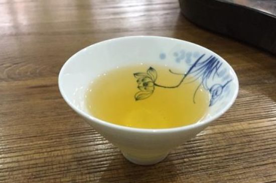 鴨屎香單叢雪片茶的特點(diǎn)，鳳凰雪片茶有什么特點(diǎn)？