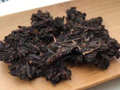 黑茶的功效與作用，長(zhǎng)期喝黑茶有什么功效？