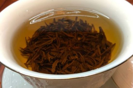 女人晚上喝紅茶好嗎，女人紅茶啥時候喝最好？