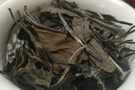 福鼎白茶貢眉和壽眉的區(qū)別，壽眉與貢眉有什么區(qū)別