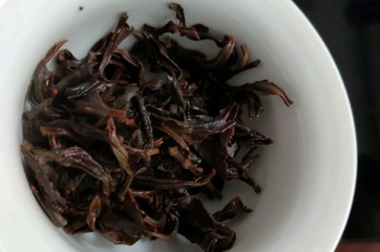正山小種喝起來苦澀有點酸對嗎，正山小種發(fā)酸有害嗎