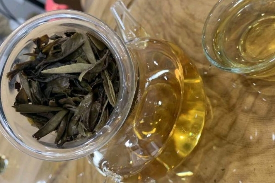 白茶三年為藥七年為寶的原理，為什么說一年茶三年藥七年寶？