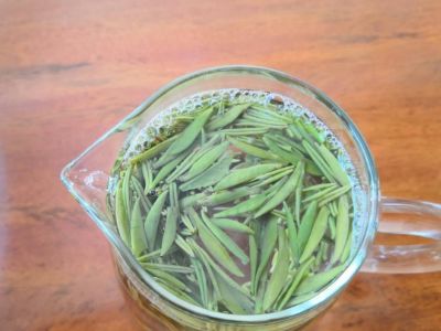 竹葉青和毛尖的區(qū)別，竹葉青和信陽毛尖哪個(gè)好？